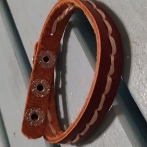 Women's bracelet